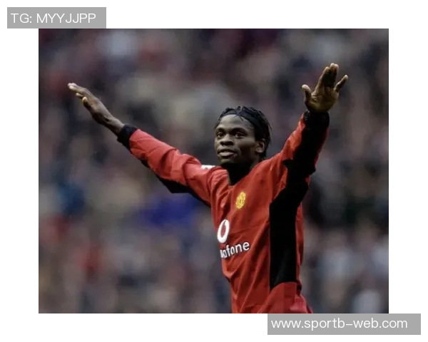 曼联旧将感叹姆伯莫阿玛德离队后右路防线崩溃局面